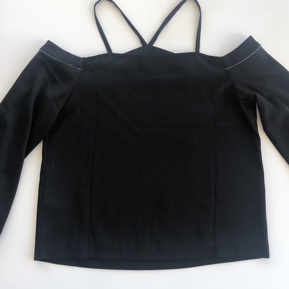 Beautiful black off the shoulder top, worn once, great condition, size small. - Picture 3 of 4